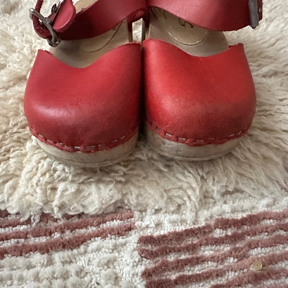 Kid's Lotta's Leather Mary Jane Clogs - Cherry Red - EU 28 - Picture 3 of 4